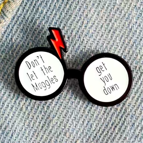 Harry Potter Pin - Picture 2 of 8